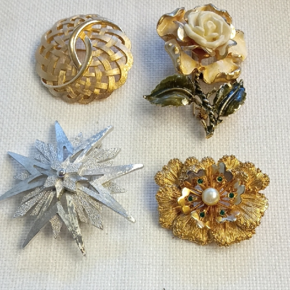 Sarah Coventry Gold, Cream, Green, Silver Floral & Star Brooch Lot Of 4, EUC